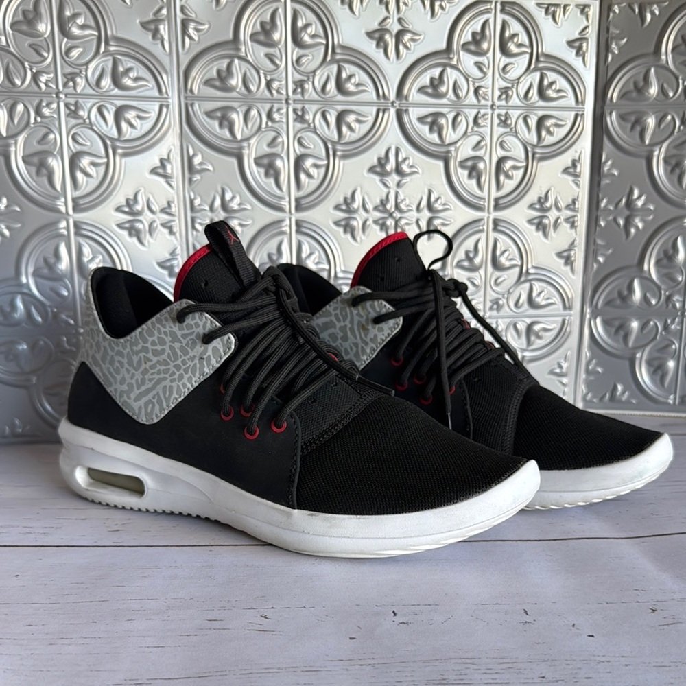Air Jordan First Class